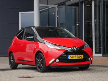 SPOTICAR Toyota Aygo 1.0 Vvt-i X-cite | Achteruitrijcamera | Airco | 5 Tweedehands -  Benzine Rood - Sneek - 1200300463_1