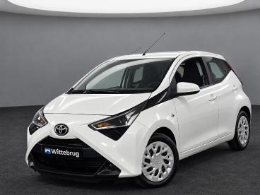 SPOTICAR Toyota Aygo 1.0 Vvt-i X-play Camera | Apple Carplay | Airco | Tweedehands -  Benzine Wit - Den Haag - 1200302833_1