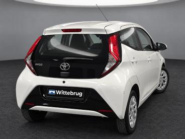 SPOTICAR Toyota Aygo 1.0 Vvt-i X-play Camera | Apple Carplay | Airco | Tweedehands -  Benzine Wit - Den Haag - 1200302833_4