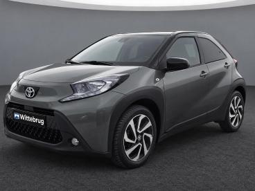 SPOTICAR Toyota Aygo X 1.0 Vvt-i Mt Pulse | Camera | Stoelverwarming | Tweedehands -  Benzine Groen - Bergschenhoek - 1200303403_1