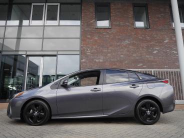 SPOTICAR Toyota Prius 1.8 First Edition | Automaat| Head Up Display | St Tweedehands - Hatchback Hybride Grijs - Sneek - 1200300437_5