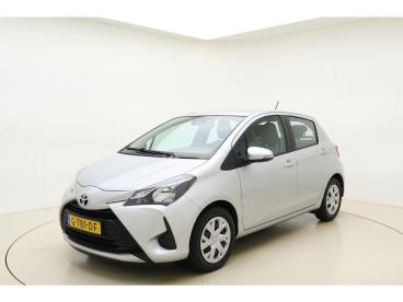 SPOTICAR Toyota Yaris 1.0 Vvt-i 70pk 5drs Comfort | Airco | Weinig Kilom Tweedehands - Hatchback Benzine Grijs - Heerenveen - 1200270155_1