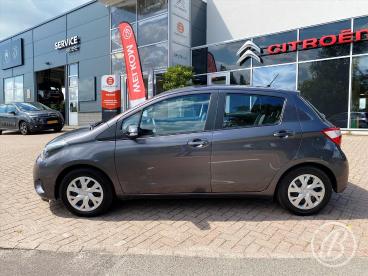 SPOTICAR Toyota Yaris 1.0 Vvt-i 72pk Comfort | Airconditioning, Radio Cd Tweedehands - Hatchback Benzine Grijs - Krimpen Aan Den Ijssel - 1200272877_2