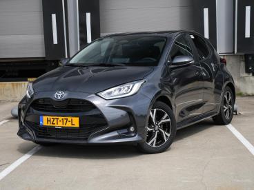 SPOTICAR Toyota Yaris Dynamic 1.5 Hybrid 115pk Automaat 16''lm | Stoelve Tweedehands - Hatchback Hybride Grijs - Roermond - 1200276156_1