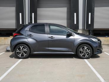 SPOTICAR Toyota Yaris Dynamic 1.5 Hybrid 115pk Automaat 16''lm | Stoelve Tweedehands - Hatchback Hybride Grijs - Roermond - 1200276156_4