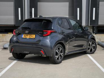 SPOTICAR Toyota Yaris Dynamic 1.5 Hybrid 115pk Automaat 16''lm | Stoelve Tweedehands - Hatchback Hybride Grijs - Heerlen - 1200276166_5