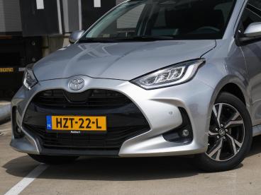 SPOTICAR Toyota Yaris Dynamic 1.5 Hybrid 115pk Automaat 16''lm | Stoelve Tweedehands - Hatchback Hybride Grijs - Roermond - 1200276167_2