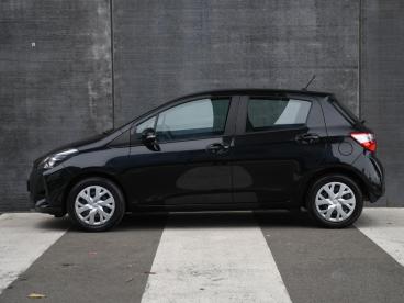 SPOTICAR Toyota Yaris Active 1.5 Vvt-i 115pk Navi | Camera | Cruise | Bo Tweedehands - Hatchback Benzine Zwart - Sittard - 1200279766_3