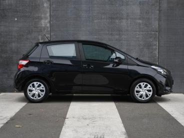 SPOTICAR Toyota Yaris Active 1.5 Vvt-i 115pk Navi | Camera | Cruise | Bo Tweedehands - Hatchback Benzine Zwart - Sittard - 1200279766_4