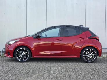 SPOTICAR Toyota Yaris 1.5 Hybrid 116pk Gr Sport | Panoramadak | Navigati Tweedehands - Hatchback Hybride Rood - Zutphen - 1200280167_3