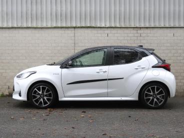 SPOTICAR Toyota Yaris 1.5 Hybrid Executive | Trekhaak | Camera | Navigat Tweedehands - Hatchback Hybride Wit - Zeist - 1200282593_4