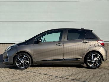 SPOTICAR Toyota Yaris 1.5 Hybrid 100pk Cvt Automaat Dynamic | Cruise Con Tweedehands - Hatchback Hybride Grijs - Doetinchem - 1200285737_3