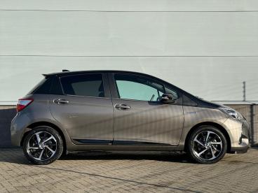 SPOTICAR Toyota Yaris 1.5 Hybrid 100pk Cvt Automaat Dynamic | Cruise Con Tweedehands - Hatchback Hybride Grijs - Doetinchem - 1200285737_4