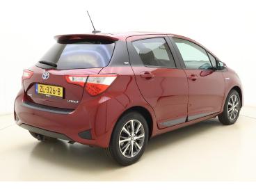 SPOTICAR Toyota Yaris 1.5 Hybrid Y20 Exclusive Edition Automaat | Afneem Tweedehands - Hatchback Hybride Rood - Leeuwarden - 1200292752_2