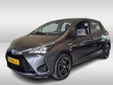 SPOTICAR Toyota Yaris 1.5 Hybrid | Automaat | Parkeersensoren | Lichtmet Tweedehands - Hatchback Hybride Grijs - Zoetermeer - 1200293045_1