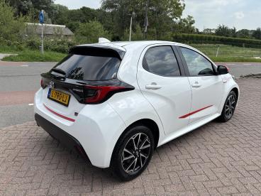 SPOTICAR Toyota Yaris 1.5 Hybrid Dynamic Automaat Keyless Tweedehands - Hatchback Hybride Wit - Krimpen Aan Den Ijssel - 1200295634_4