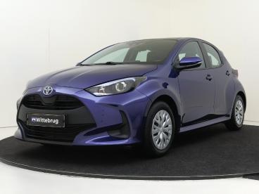 SPOTICAR Toyota Yaris 1.5 Hybrid Active Full Hybride!! Tweedehands - Hatchback Hybride Blauw - Den Haag - 1200298230_1