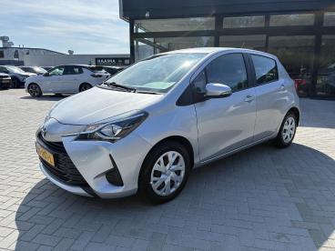 SPOTICAR Toyota Yaris 1.0 Vvt-i Aspiration 5-deurs | Climate Control | C Tweedehands - Hatchback Benzine Grijs - Emmeloord - 1200299935_1