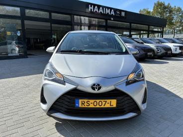 SPOTICAR Toyota Yaris 1.0 Vvt-i Aspiration 5-deurs | Climate Control | C Tweedehands - Hatchback Benzine Grijs - Emmeloord - 1200299935_2