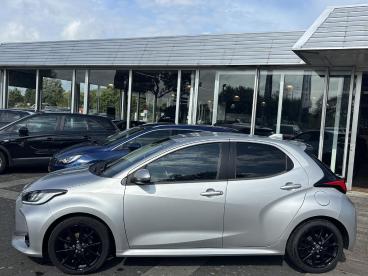 SPOTICAR Toyota Yaris 1.5 Vvt-i Style Airco | Parkeersensoren | Camera | Tweedehands - Hatchback Benzine Grijs - Dokkum - 1200301852_2
