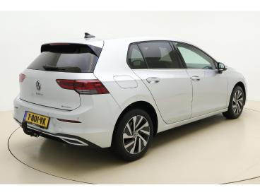 SPOTICAR Volkswagen Golf 1.4 Ehybrid Style | Trekhaak | Navigatie |apple Ca Tweedehands - Hatchback Plugin Hybrid Grijs - Heerenveen - 1200280130_2