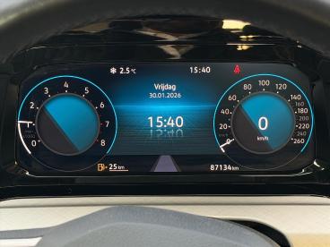 SPOTICAR Volkswagen Golf 1.0 Tsi 110pk Life Business | Climate Control | Na Tweedehands - Hatchback Benzine Wit - Elst - 1200286361_5