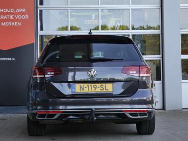 SPOTICAR Volkswagen Passat Variant 1.5 Tsi Elegance Business R | Automaat | T Tweedehands - Stationwagen Benzine Zwart - Sneek - 1200269353_4