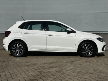 SPOTICAR Volkswagen Polo Tsi 95 Pk Life Business | Parkeersensoren Voor + A Tweedehands -  Benzine Wit - Doetinchem - 1200289520_4