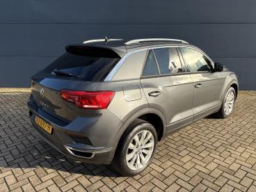 SPOTICAR Volkswagen T-roc 1.0 Tsi 115pk T-roc Style | Navigatie | Kofferbak Tweedehands - Suv Benzine Grijs - Doetinchem - 1200285139_3