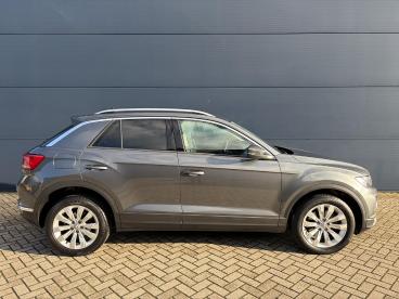 SPOTICAR Volkswagen T-roc 1.0 Tsi 115pk T-roc Style | Navigatie | Kofferbak Tweedehands - Suv Benzine Grijs - Doetinchem - 1200285139_4