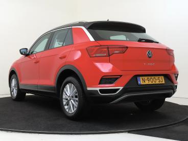 SPOTICAR Volkswagen T-roc 1.5 Tsi Style Business | Stoelverwarming | Camera Tweedehands - Suv Benzine Rood - Bergschenhoek - 1200289198_4