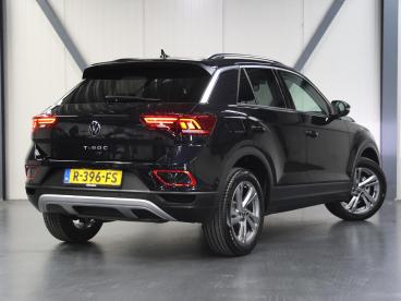 SPOTICAR Volkswagen T-roc 1.5 150pk Tsi Life | 1ste Eigenaar | Applecarplay/ Tweedehands - Suv Benzine Zwart - Amersfoort - 1200294198_3