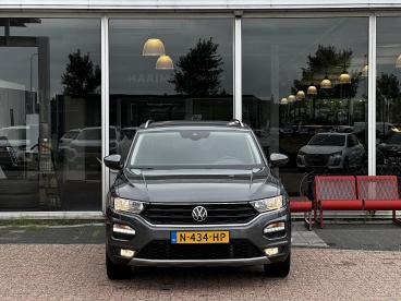 SPOTICAR Volkswagen T-roc 1.0 Tsi Style Business | Trekhaak | 1e Eigenaar | Tweedehands - Suv Benzine Grijs - Dokkum - 1200300195_2