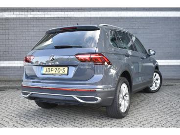 SPOTICAR Volkswagen Tiguan 1.4 Tsi Ehybrid / Pano / Leder-stoelverwarming / V Tweedehands - Suv Plugin Hybrid Grijs - Mijdrecht - 1200283543_2