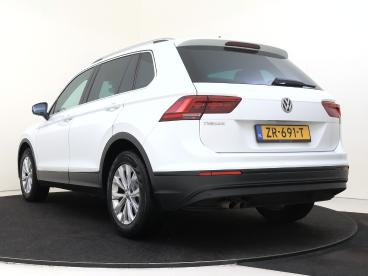 SPOTICAR Volkswagen Tiguan 1.5 Tsi Comfortline Business | Adapt. Cruise Contr Tweedehands - Suv Benzine Wit - Bergschenhoek - 1200286833_4