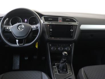 SPOTICAR Volkswagen Tiguan 1.5 Tsi Comfortline Business | Adapt. Cruise Contr Tweedehands - Suv Benzine Wit - Bergschenhoek - 1200286833_5