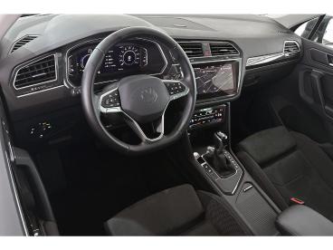 SPOTICAR Volkswagen Tiguan 1.5 Ehybrid Elegance Trekhaak Stuur-stoelverwarmin Tweedehands - Suv Plugin Hybrid Grijs - Mijdrecht - 1200300917_5