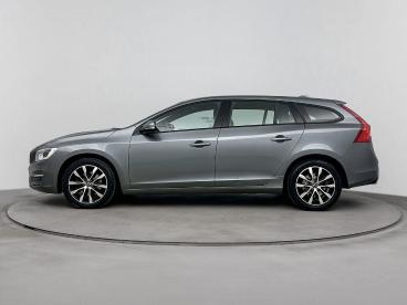 SPOTICAR Volvo V60 1.5 T2 Polar+ Dynamic | Automaat | Navigatie | Tre Tweedehands - Stationwagen Benzine Grijs - Nieuwegein - 1200286591_2