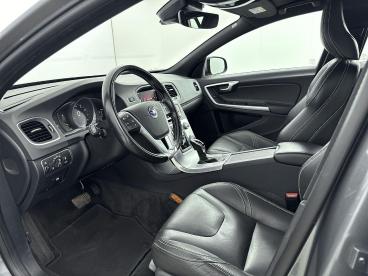 SPOTICAR Volvo V60 1.5 T2 Polar+ Dynamic | Automaat | Navigatie | Tre Tweedehands - Stationwagen Benzine Grijs - Nieuwegein - 1200286591_5
