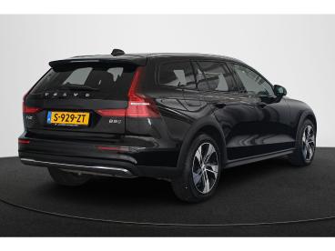 SPOTICAR Volvo V60 Cross Country 2.0 B5 Awd Plus Stuur/stoelverwarmin Tweedehands - Stationwagen Benzine Zwart - Mijdrecht - 1200293949_3
