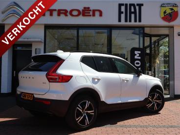 SPOTICAR Volvo Xc 40 B4 197pk Mild Hybrid Automaat Plus Dark, Rijklaarp Tweedehands - Suv Hybride Wit - Ommen - 1200292743_1
