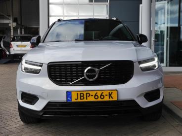 SPOTICAR Volvo Xc 40 1.5 T3 Momentum Business | Zwart Dak | Navigatie | Tweedehands - Suv Benzine Grijs - Sneek - 1200298595_3