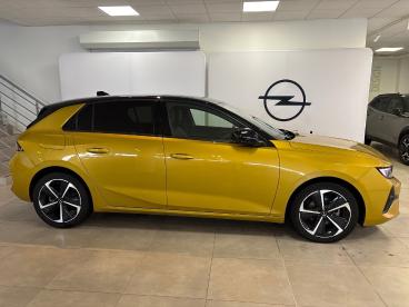 SPOTICAR Opel Astra Vi 1.2 T Gs S&s Aut Uzywany - Miejski Benzyna Złoty - Warszawa - 1200220739_4