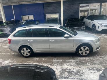 SPOTICAR Skoda Octavia 1.6 Tdi Scr Ambition Uzywany - Sedan Diesel Srebrny - Warszawa - 1200220757_4
