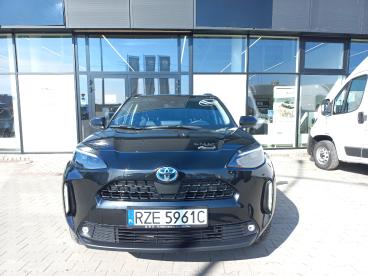 SPOTICAR Toyota Yaris Hybrid 1.5 Executive 4x4 Uzywany - Miejski Hybryda Czarny - Krasne - 1200221105_2