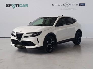 SPOTICAR Alfa Romeo Junior Ibrida  1.2 136cv Speciale Usada - Suv-4x4 Gasolina Branco - Amadora - 800218284_1
