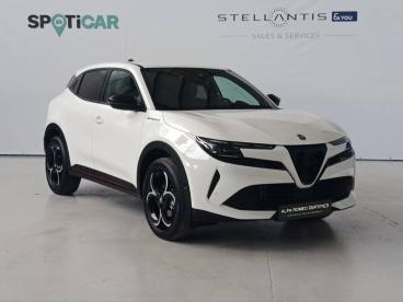 SPOTICAR Alfa Romeo Junior Ibrida  1.2 136cv Speciale Usada - Suv-4x4 Gasolina Branco - Amadora - 800218284_3