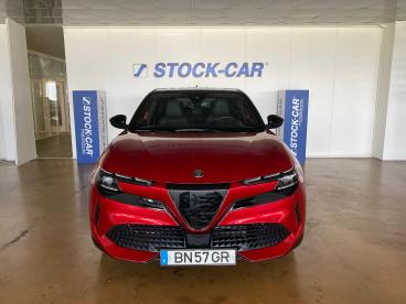 SPOTICAR Alfa Romeo Junior 54 Kwh Speciale Usada - Suv-4x4 Elétrico Vermelho - Braga - 1200225066_2