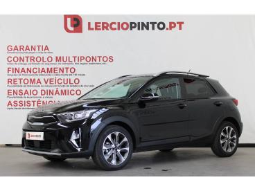SPOTICAR Kia Stonic 1.0 T-gdi 6mt Drive Usada - Suv-4x4 Gasolina Preto - Santa Maria Da Feira - 1200218557_1