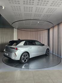 opel astra 1.2 t hybrid gs edct — photo 4